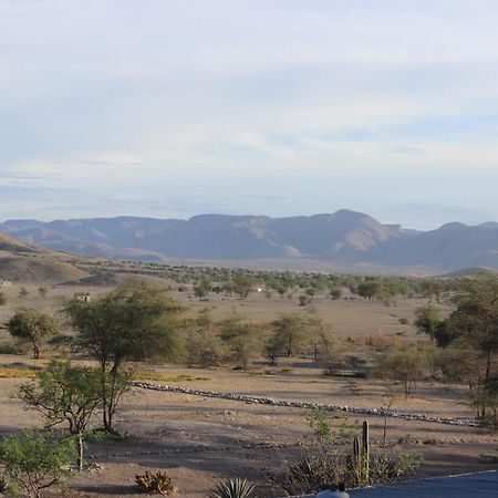 Fort Sesfontein Lodge&Safaris Exterior foto