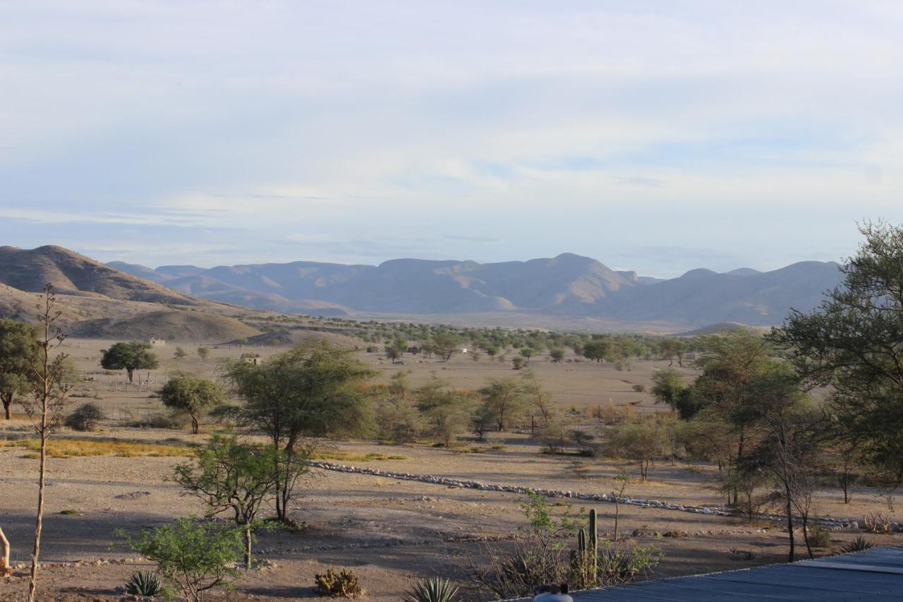 Fort Sesfontein Lodge&Safaris Exterior foto