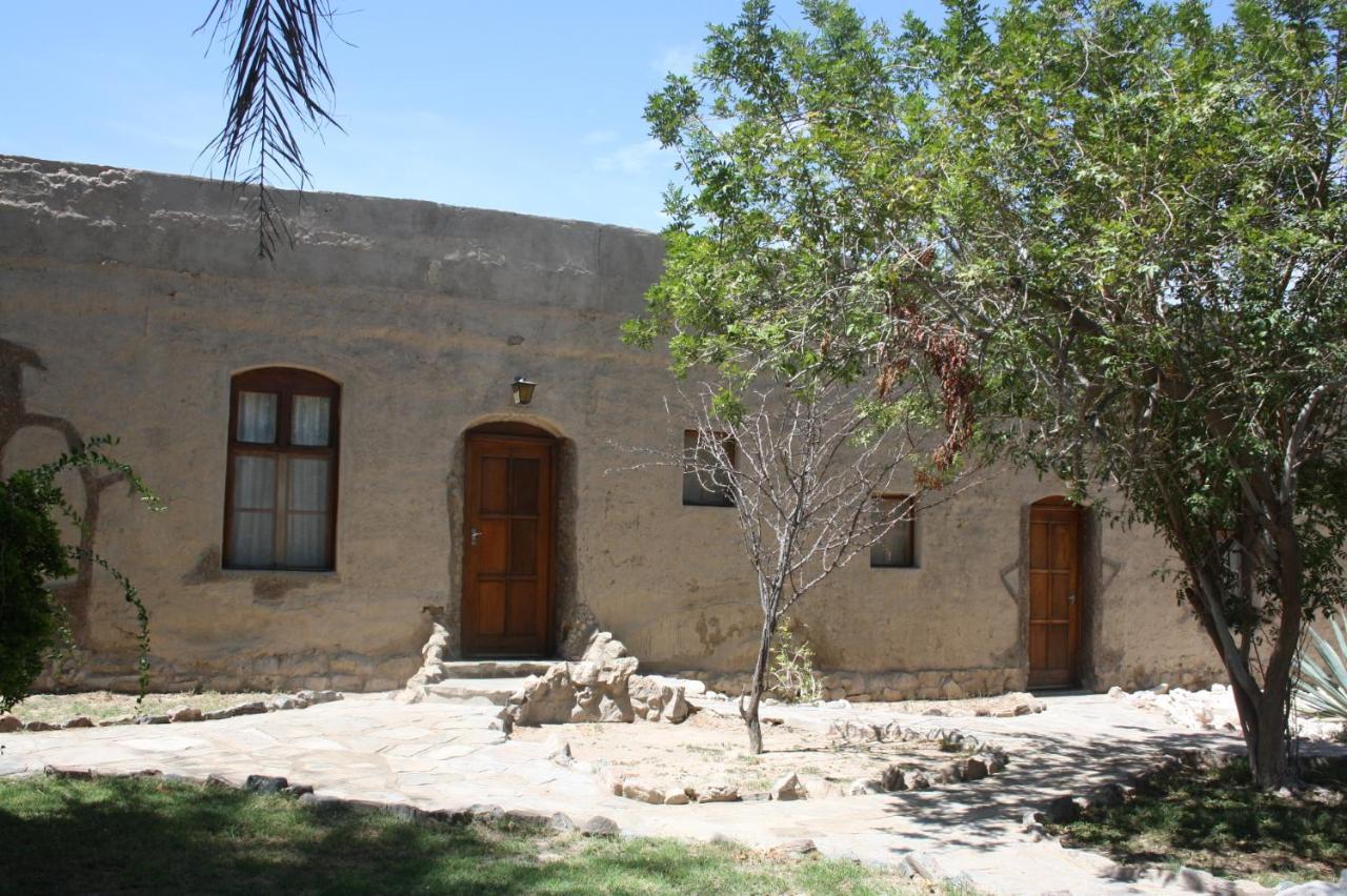 Fort Sesfontein Lodge&Safaris Exterior foto