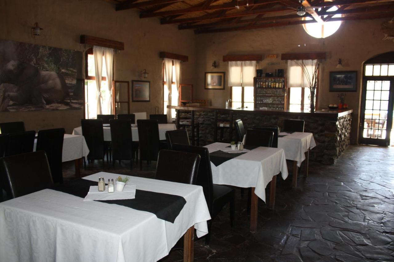 Fort Sesfontein Lodge&Safaris Exterior foto