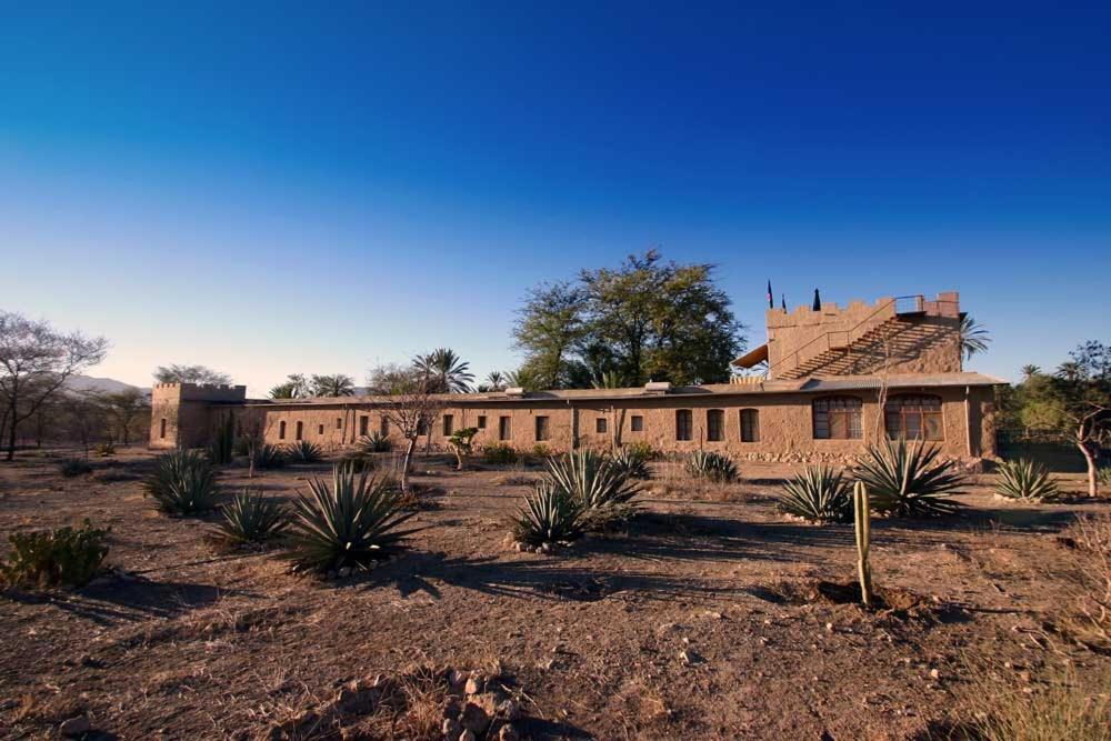 Fort Sesfontein Lodge&Safaris Exterior foto